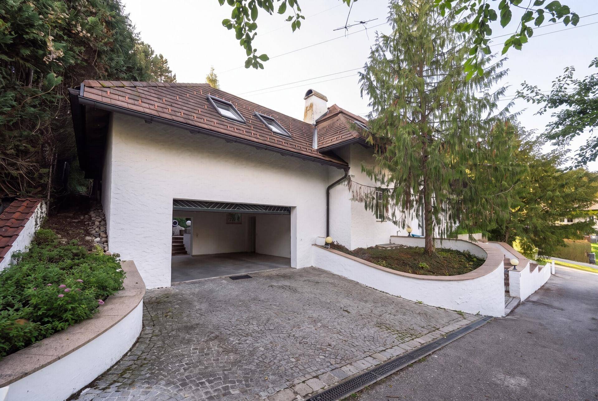 13_Kerschberg3a_Garage_Zufahrt
