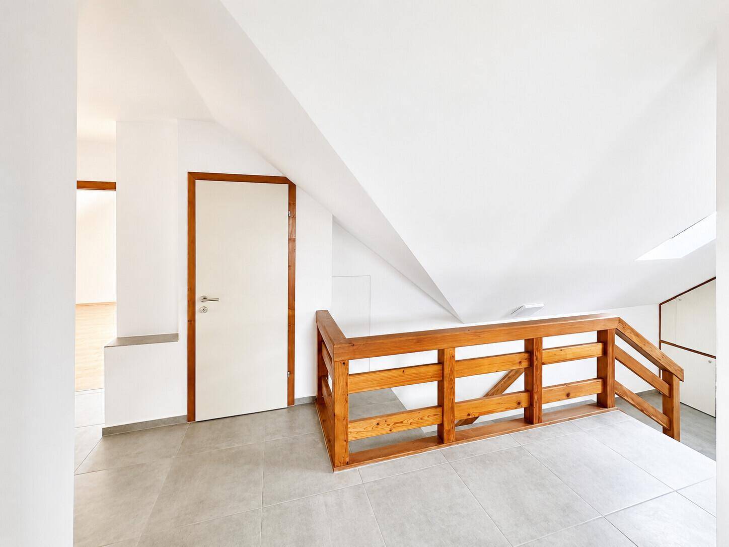 Charmantes Dachgeschoss-Schnäppchen in Steyr: 3 Zimmer auf großzügigen 102 m² – další