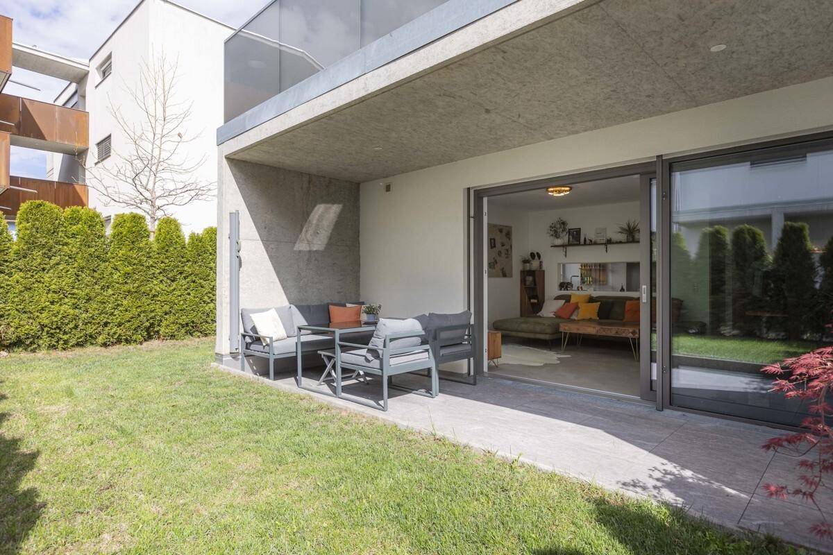 Terrasse mit Garten