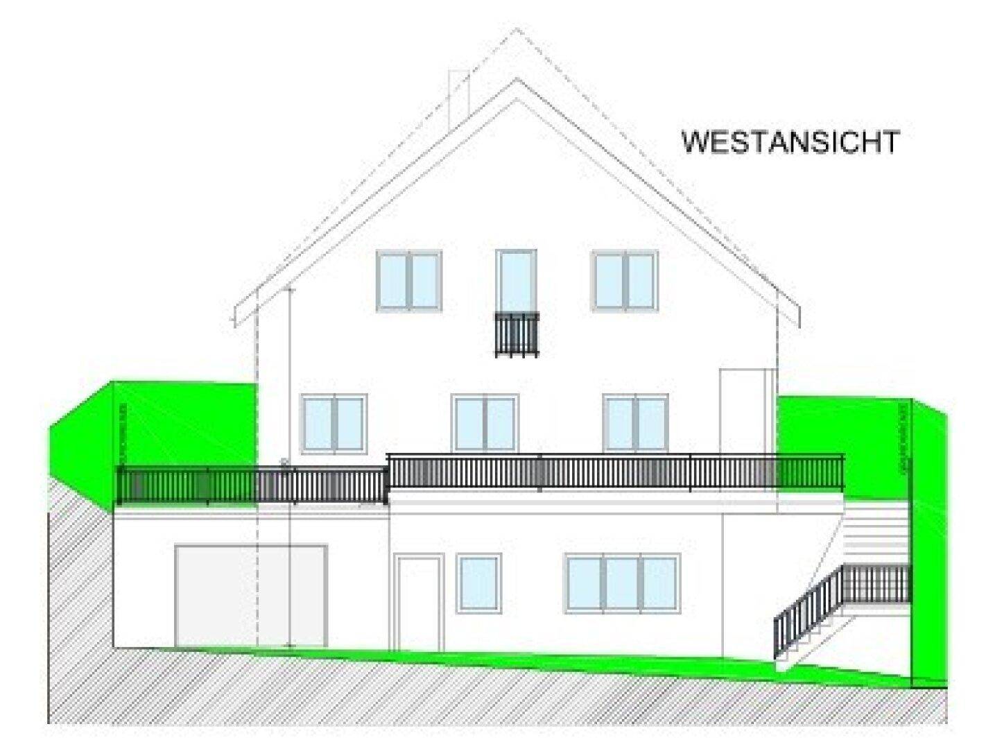 Westansicht des Gebäudes mit großem Balkon, Garage und Treppenzugang.