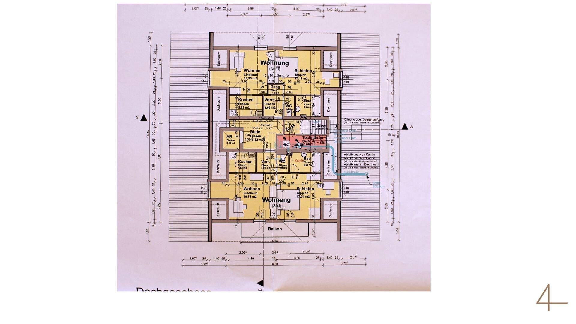 Grundriss des Dachgeschosses mit Wohnungen, Schlafzimmern und Dachschrägen.