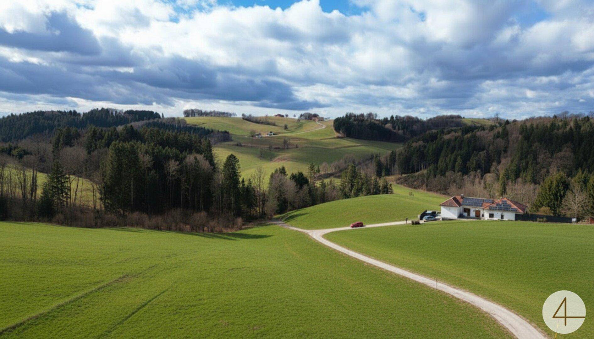 Alleinlage mit Panoramablick - nahezu autarkes Wohnen in der Natur - Ansicht 2