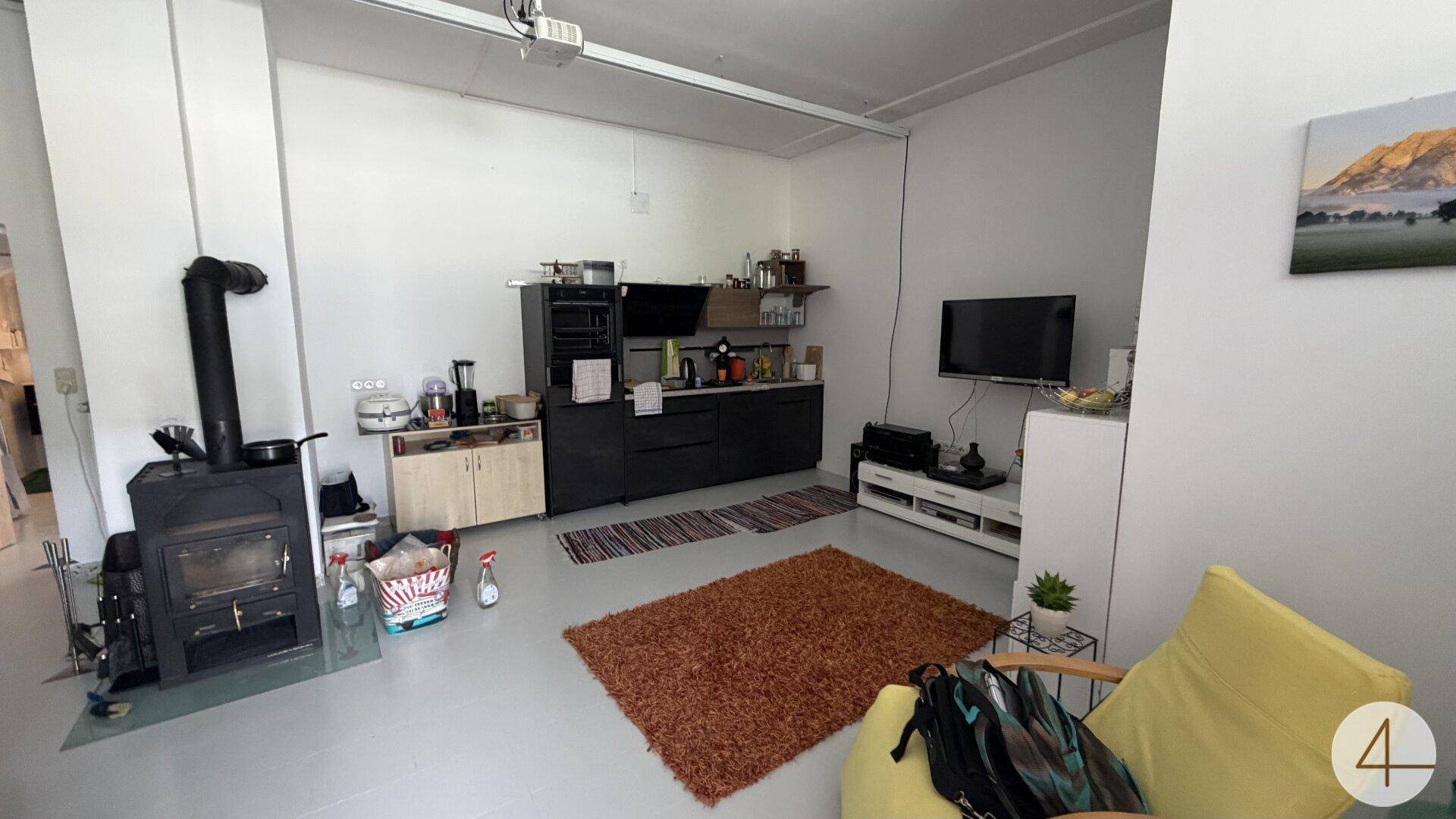 Renditeobjekt mit 2 Wohnungen, 2 Geschäftsflächen und Ausbaupotenzial im Dachgeschoss - Ansicht 5