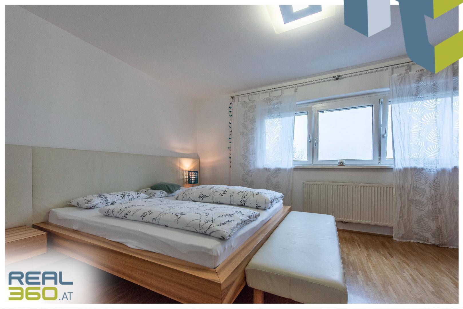 Schlafzimmer 1