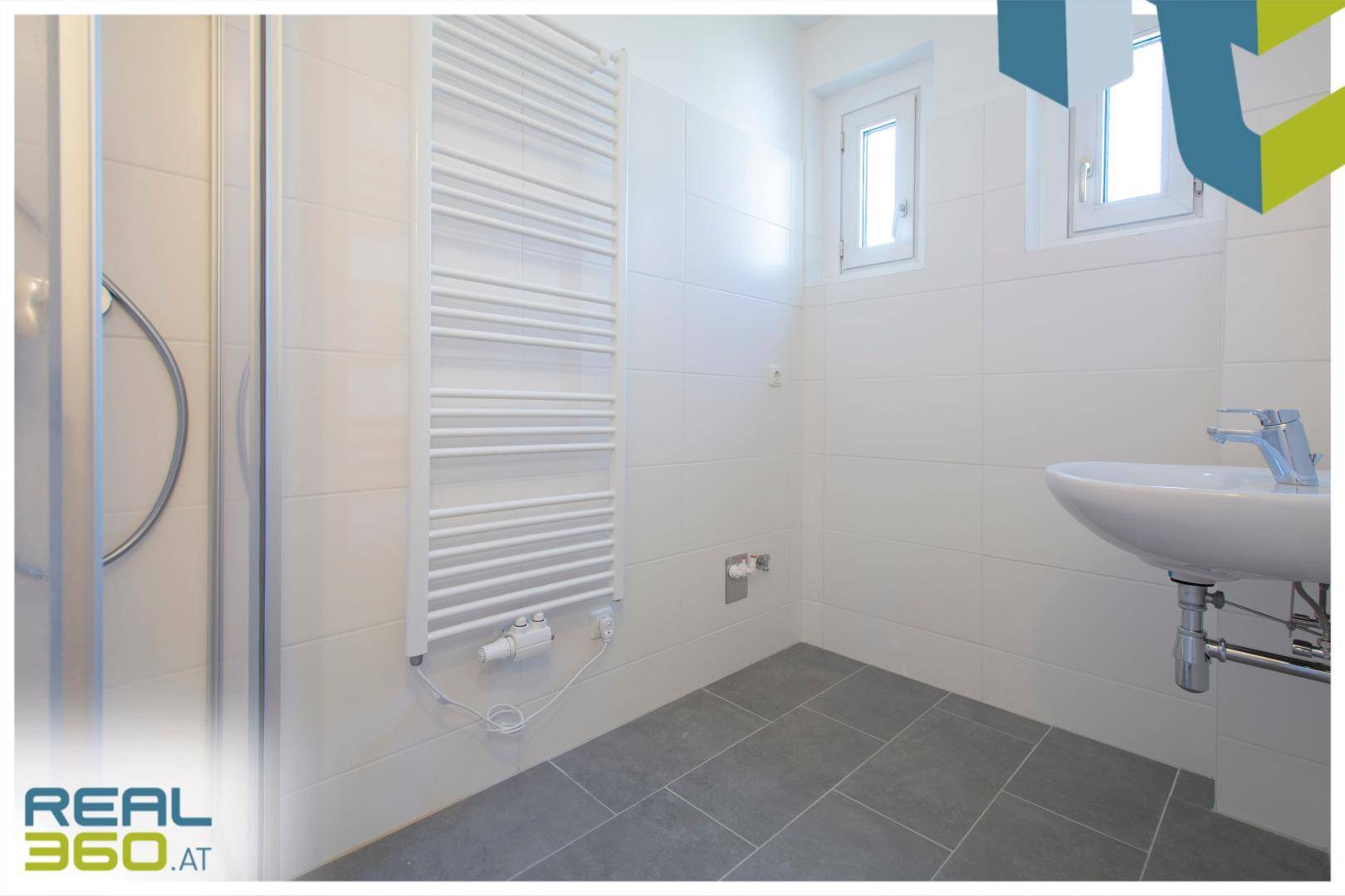 Modernes Badezimmer mit ca. 4,20 m²