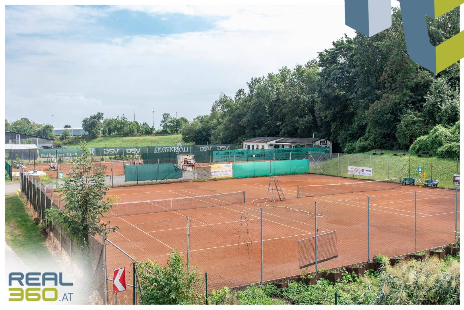 Tennisplatz Pichling keine 300m entfernt