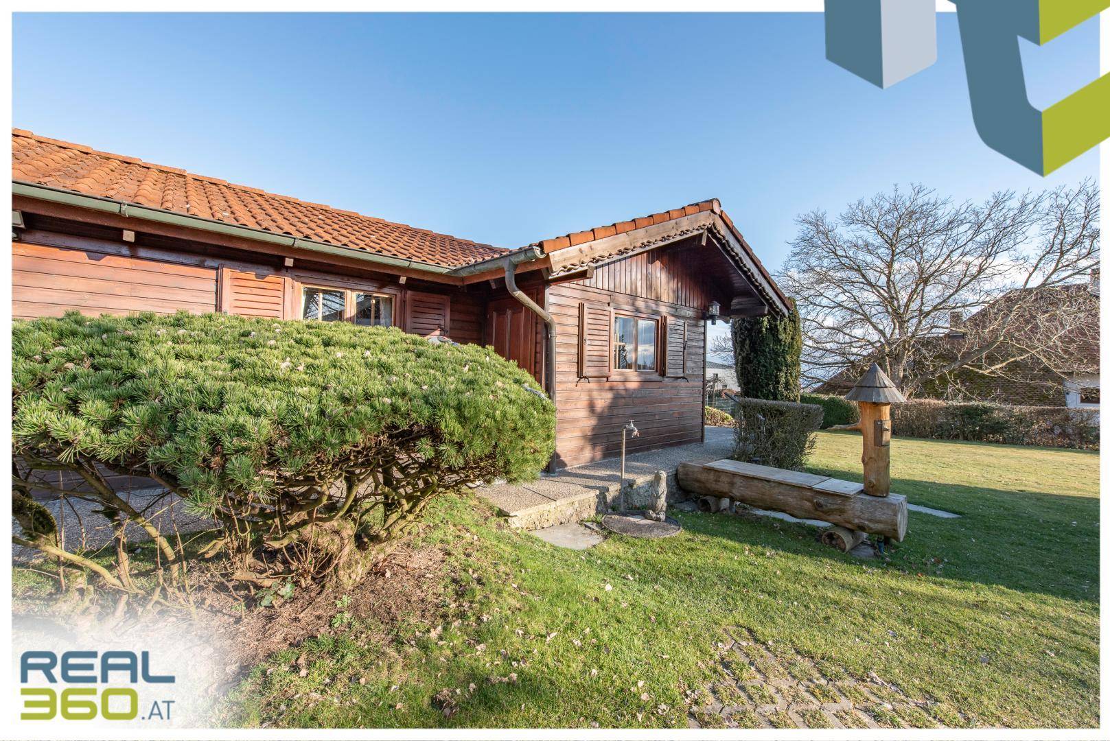 Gemütliche Holzhütte am Grundstück