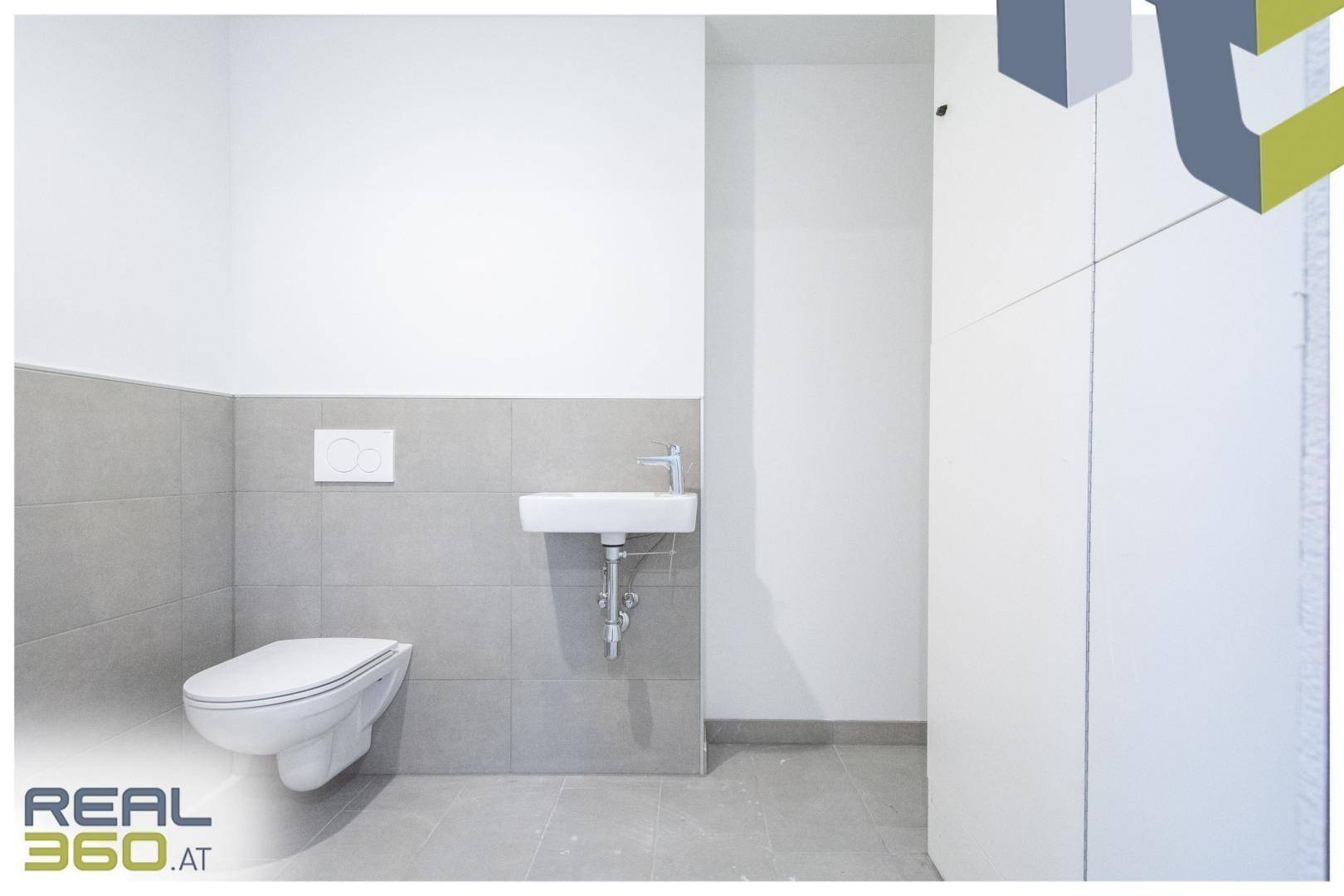 Gäste WC mit Technik-Tower (Heizung/Lüftung)