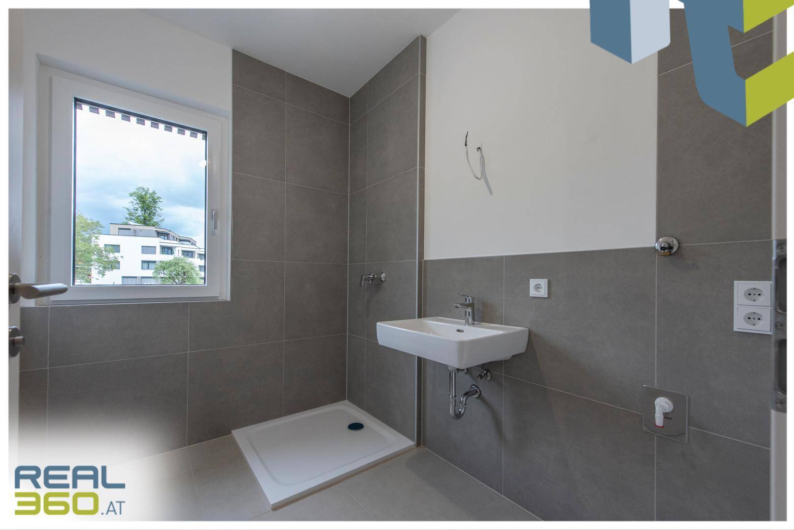 großzügiges Badezimmer