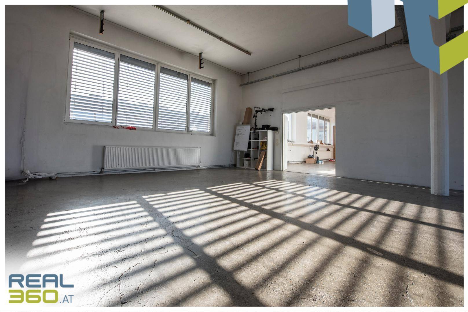 Großer heller Lagerraum / Loft / Büro (3,90m Höhe)