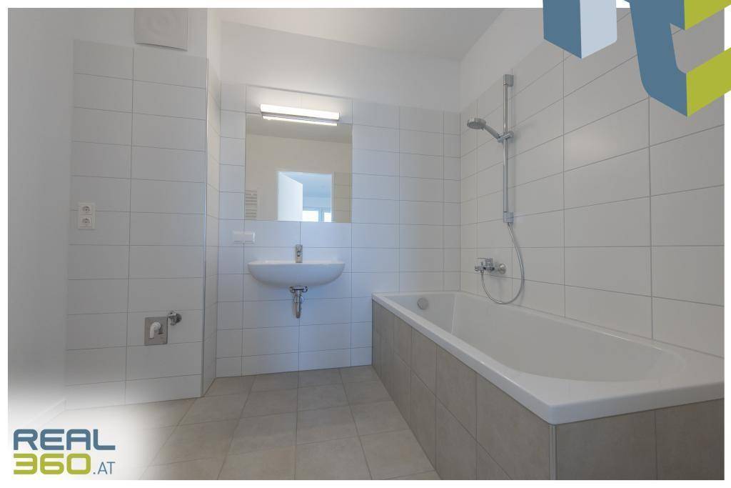 Badezimmer mit Badewanne