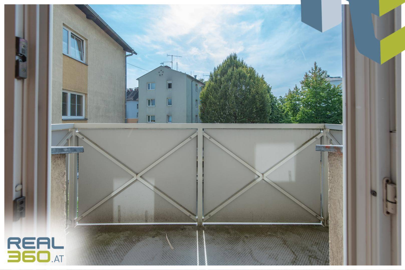 Balkon in den Innenhof