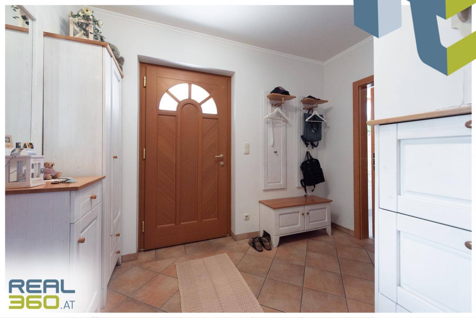 Vorraum / Garderobe