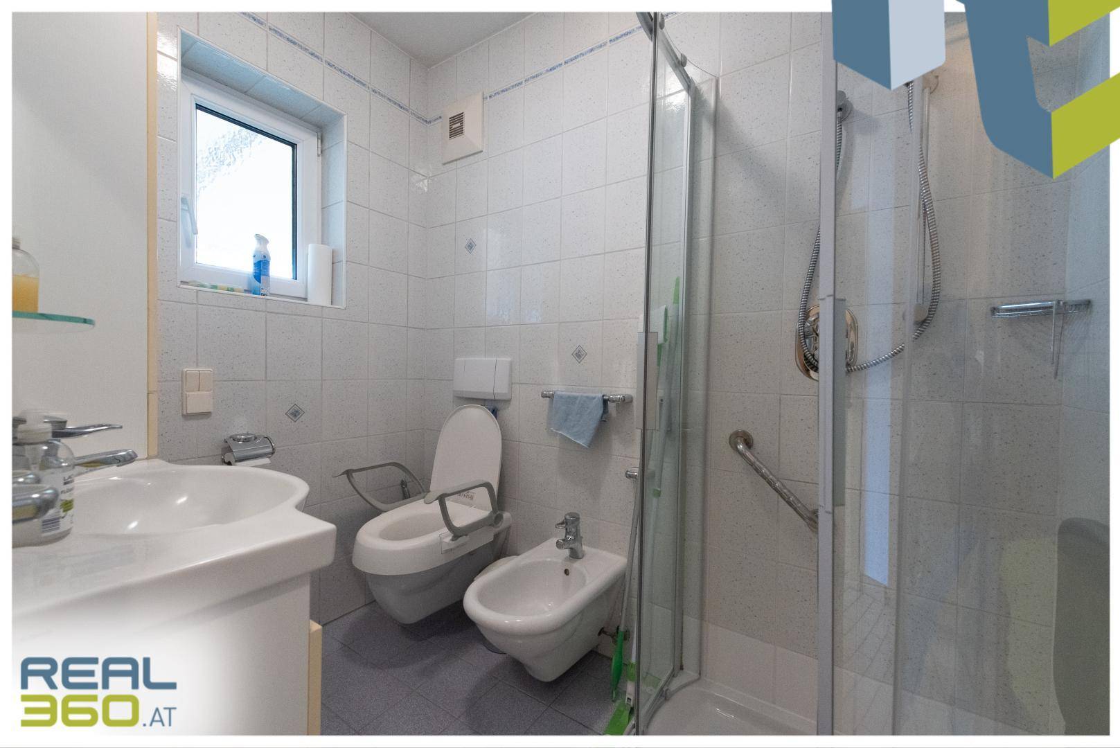Badzimmer / WC Hochparterre