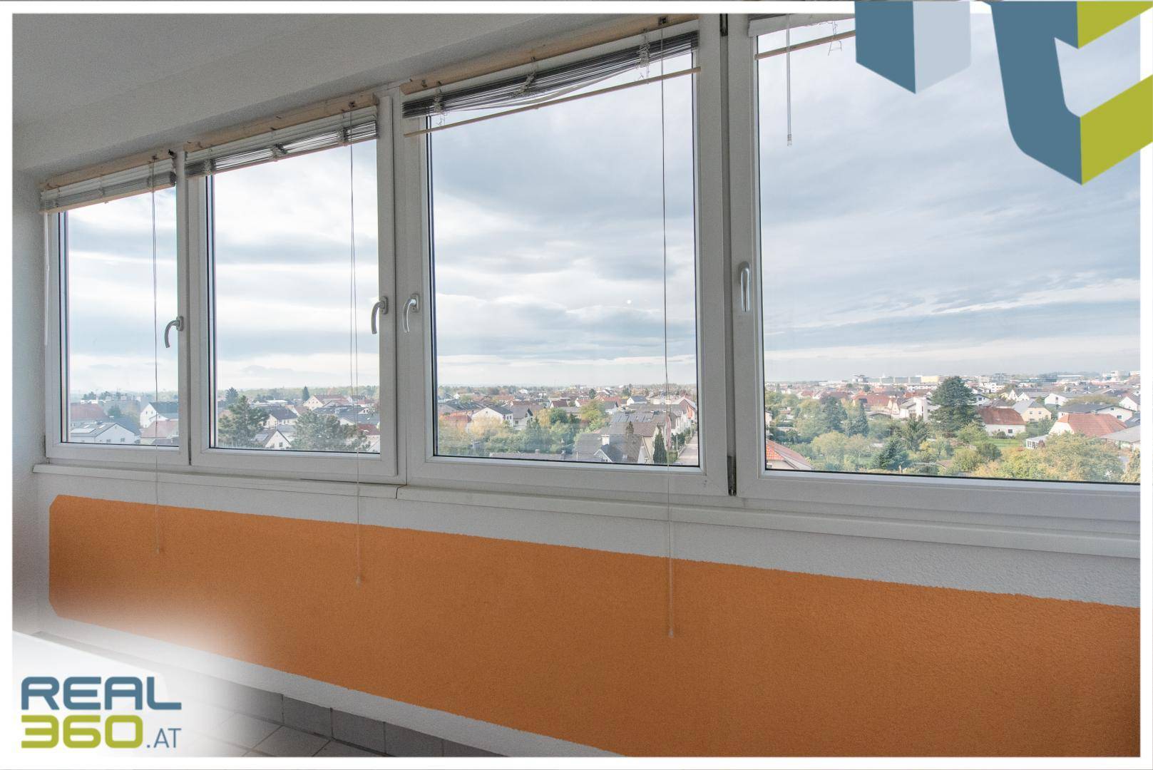Ausblick von der Loggia bei Wohnzimmer