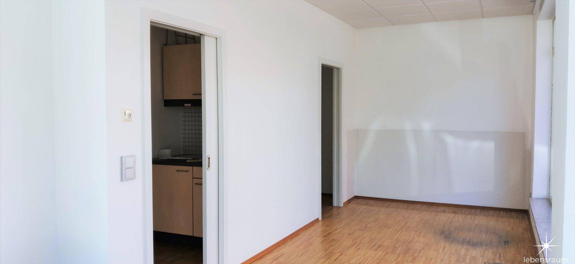 Freundliche, helle und zentral gelegene Verkaufsfläche. Miete mitten in Spittal. – další