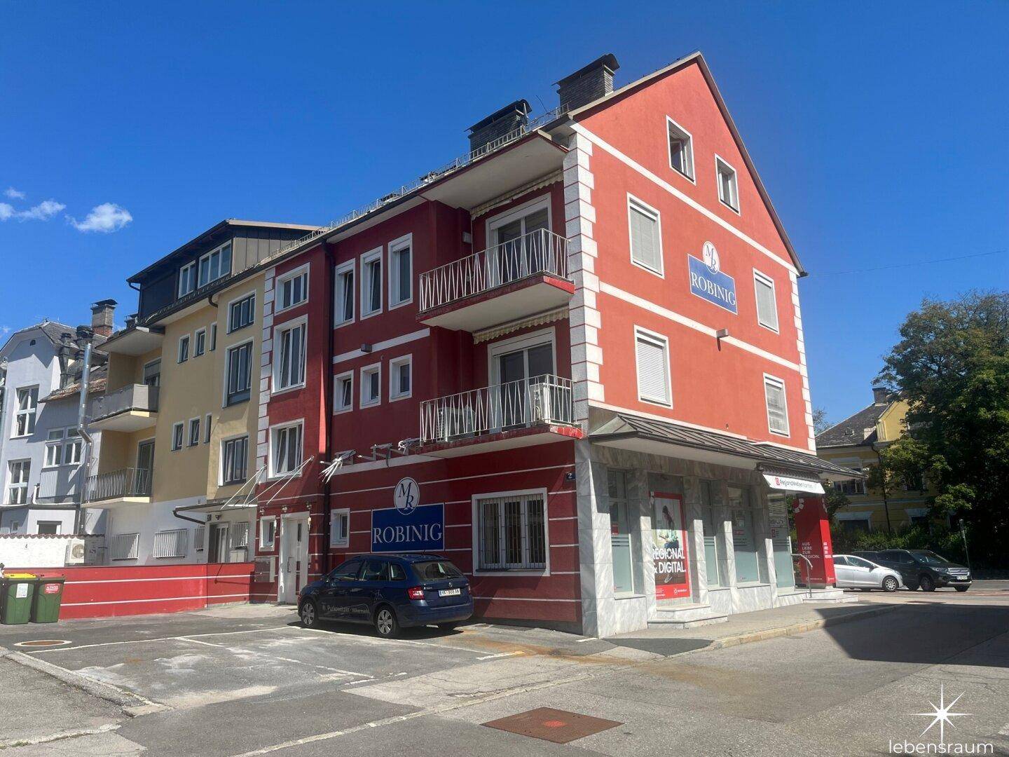 Gebäude West.