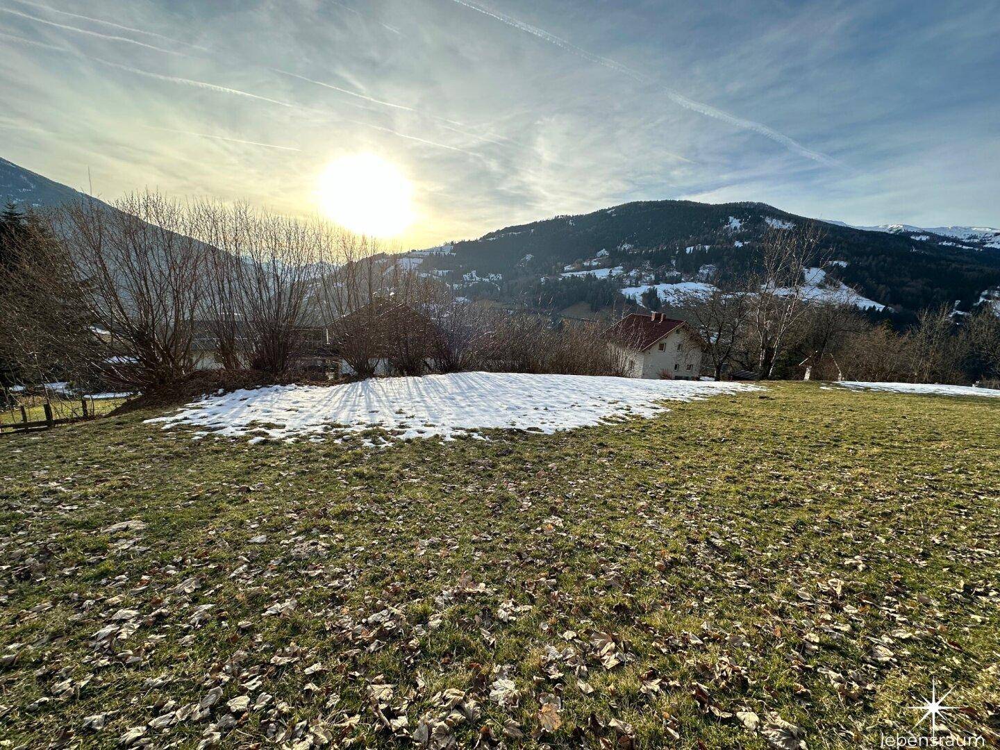 Vom Grundstück zum Eigenheim. Sonniges Baugrundstück in Kaning. Atemberaubender Ausblick. - Mehr