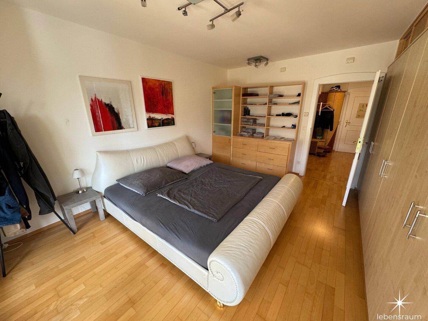 Schlafzimmer.