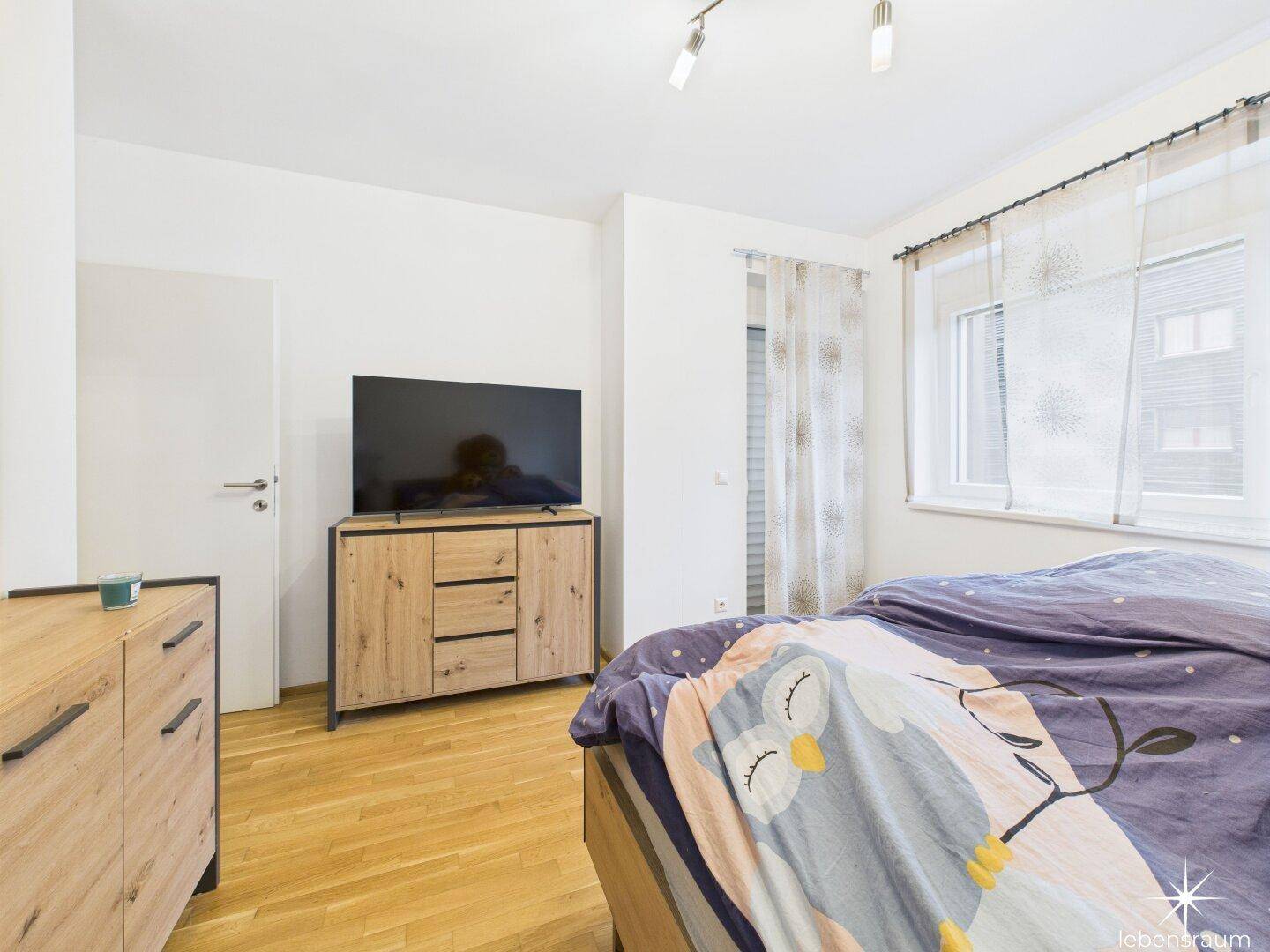 Schlafzimmer.