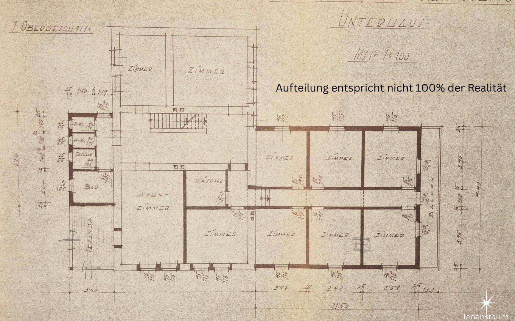 Historischer Grundriss des Obergeschosses mit mehreren Zimmern und Bad, inklusive Balkonzugang.