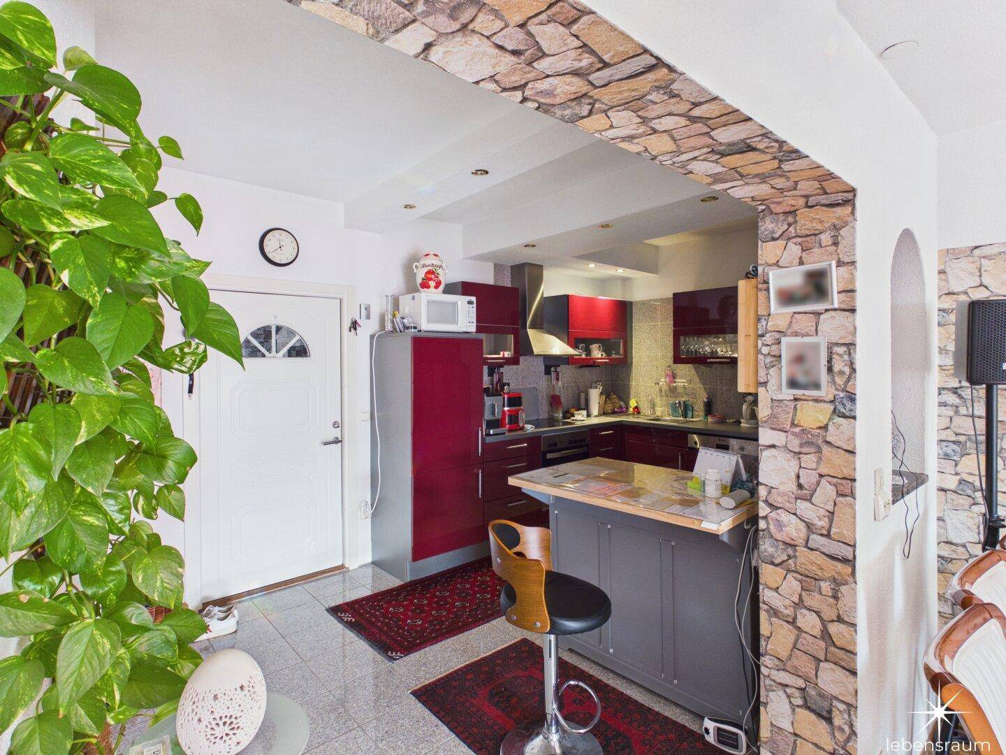 TRAUM SEEBLICK - großzügiges 11-Zimmer-Haus in Stiegl/Steindorf am Ossiachersee mit 2 Balkonen, 2 Terrassen. - Mehr
