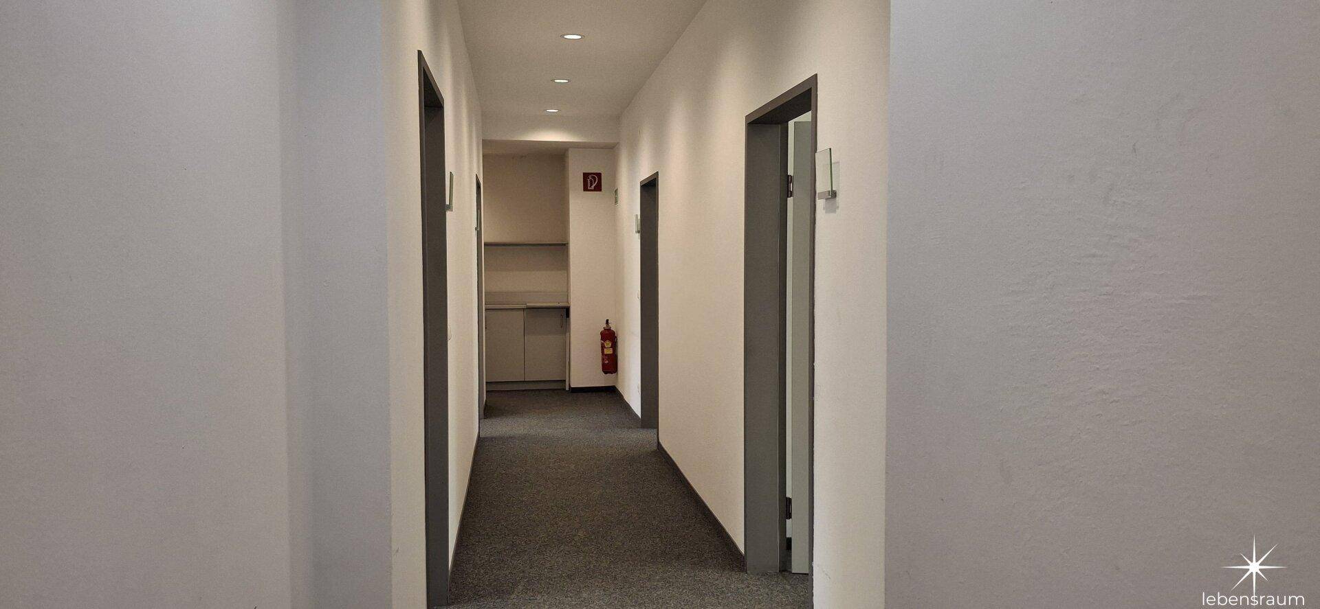 Modernes Büro in zentraler Lage von Spittal. 5 Zimmer. Aufzug. Top Ausstattung inkl. Klima. - Ansicht 5