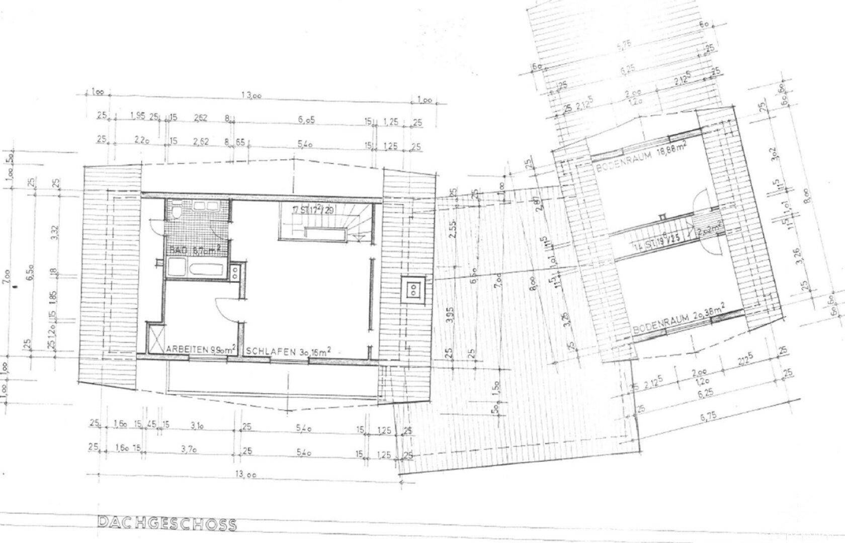 Grundriss des Dachgeschosses mit Arbeitszimmer, Schlafzimmer und Badezimmer.