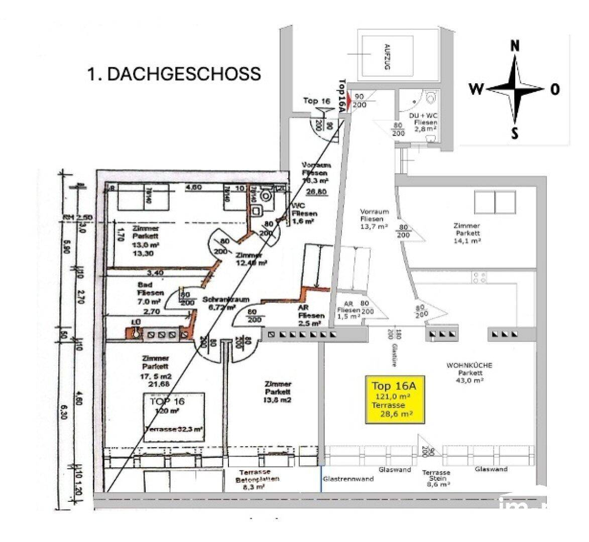 Grundriss des Dachgeschosses mit mehreren Zimmern, Bädern, WCs, einer Wohnküche und Terrassen.