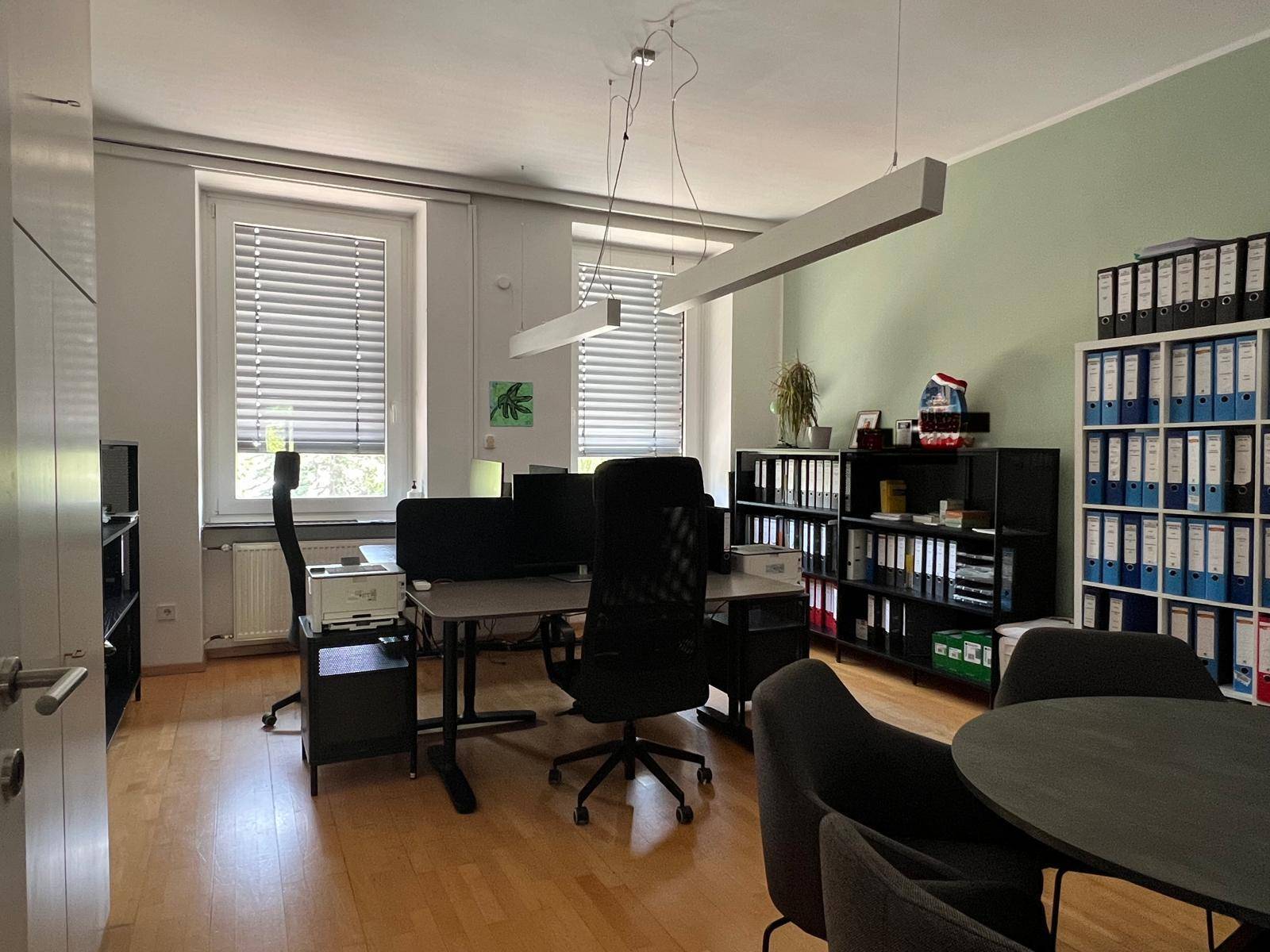 Zweites Bürozimmer straßenseitig