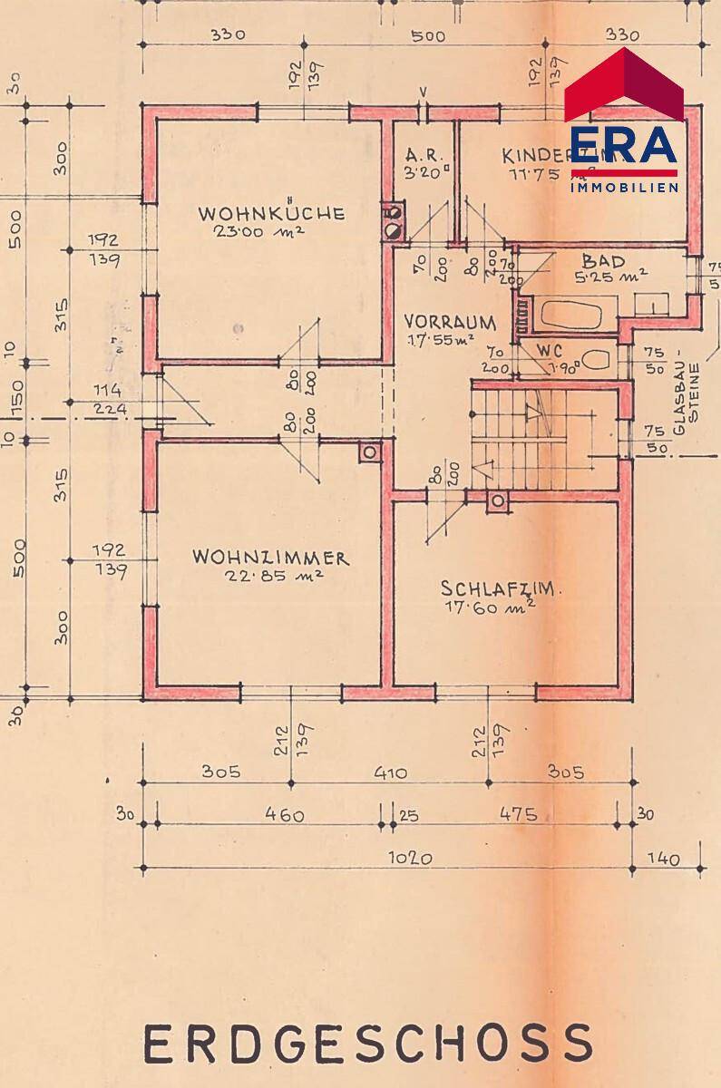 Grundriss des Erdgeschosses mit Wohnküche, Wohnzimmer, Schlafzimmer, Kinderzimmer und Bad.