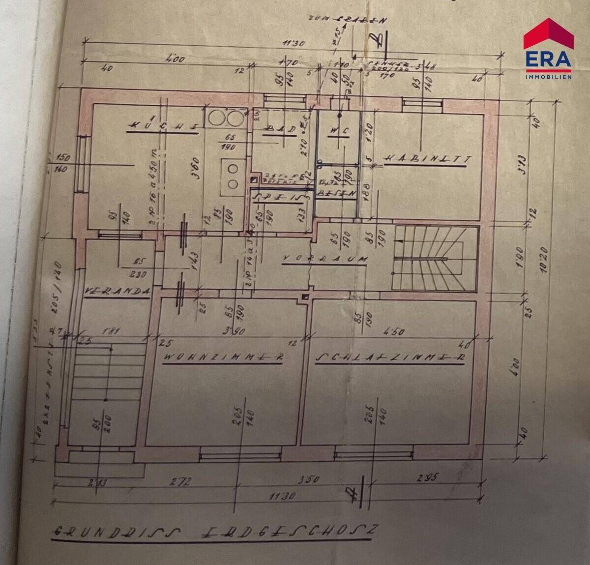 Detaillierter Grundriss des Erdgeschosses mit Zimmeraufteilung, Veranda und separatem WC.