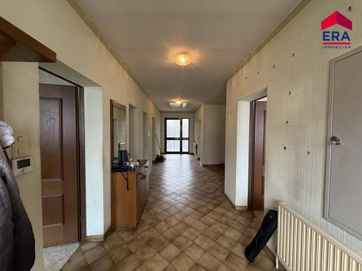 NEUER PREIS: Großzügiges Einfamilienhaus mit Innenhof, Halle &amp; attraktiven Erweiterungsmöglichkeiten - Ansicht 4