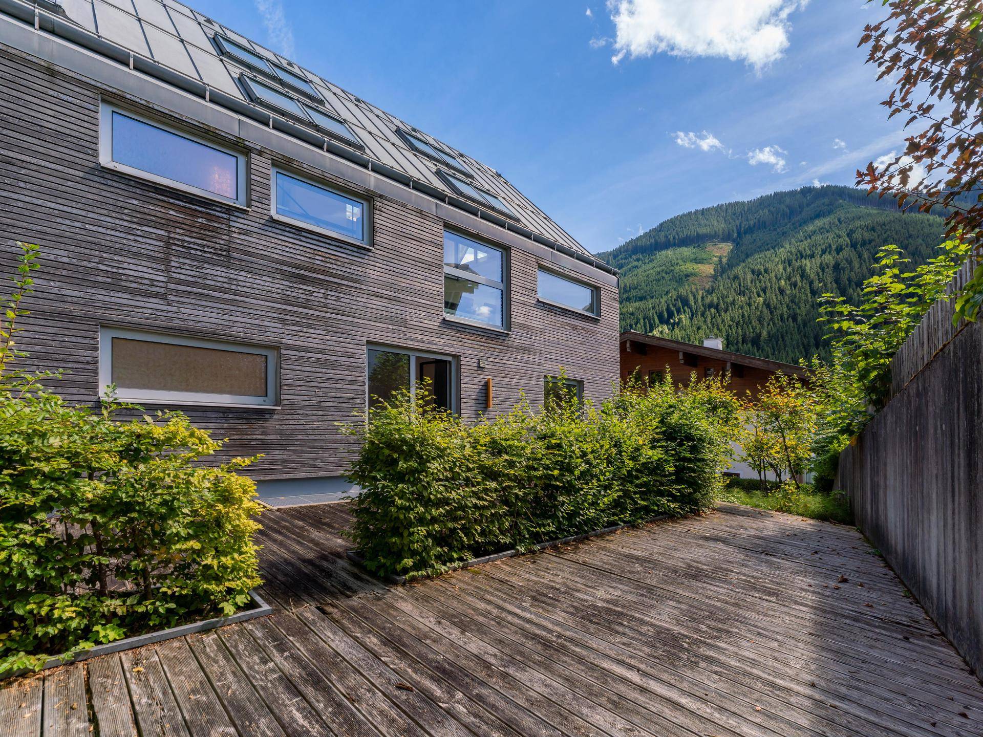 Extravagantes Wohnhaus mit vier Einheiten in Toplage – pohled 6