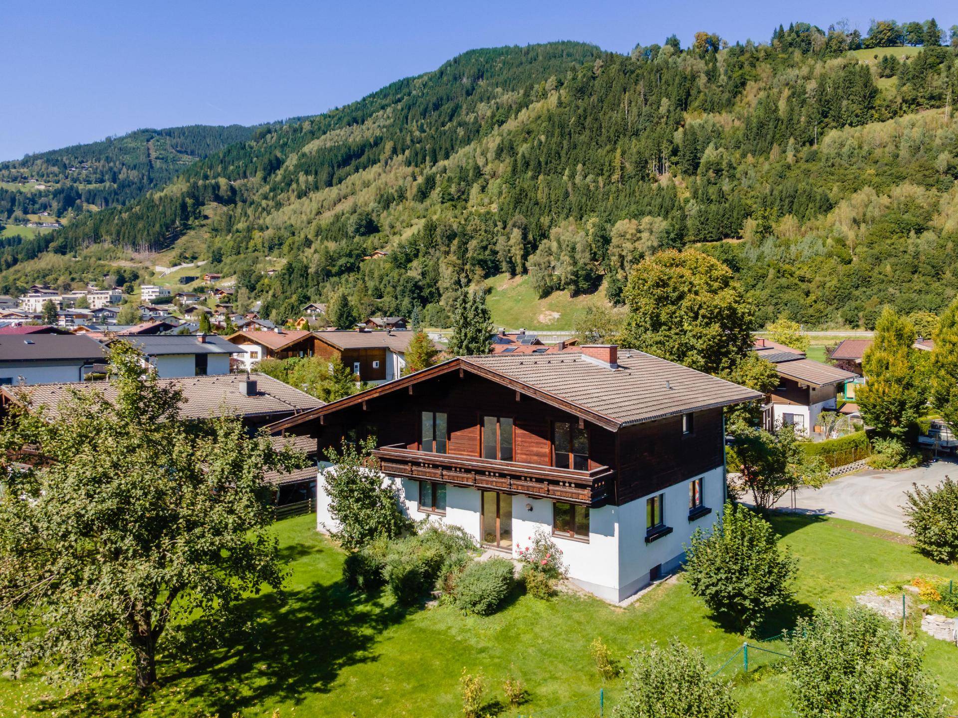 Sonniges Grundstück mit Altbestand und Gletscherblick - Ansicht 2