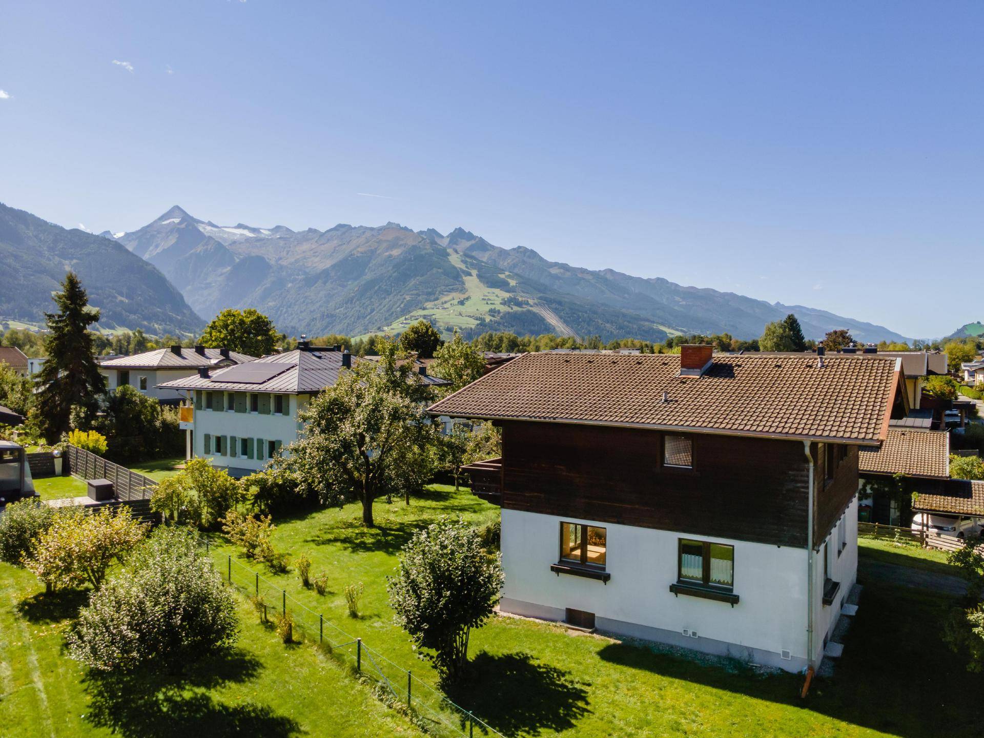 Sonniges Grundstück mit Altbestand und Gletscherblick - Widok 3