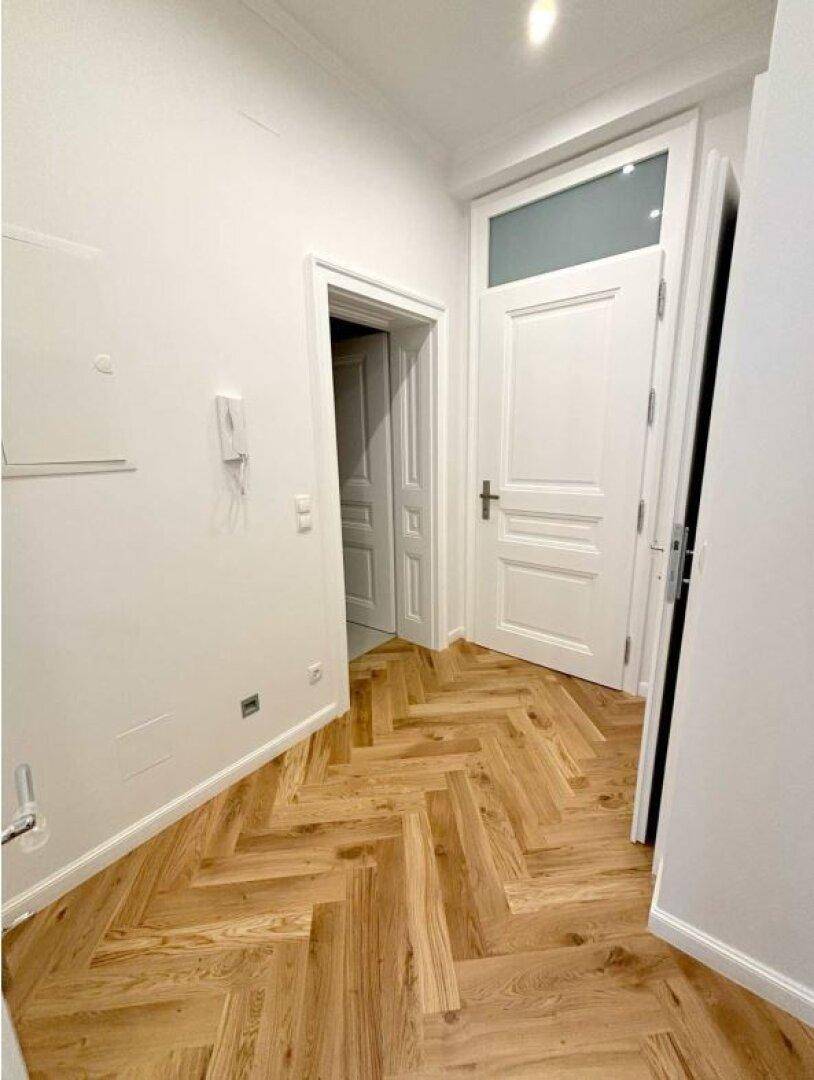 Sanierte Stilaltbau-Wohnung – další