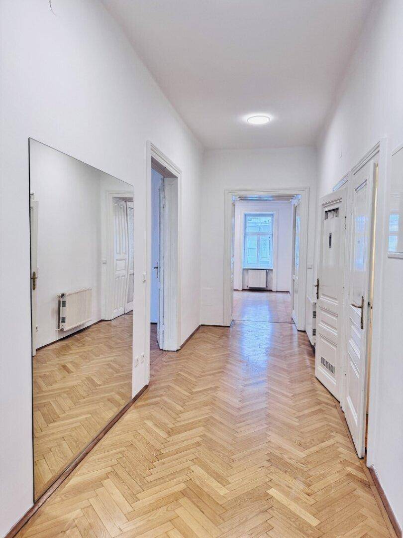 Charmantes Altbaubüro mit Wintergarten und Terrasse! Mietdauer unbefristet! - Ansicht 4