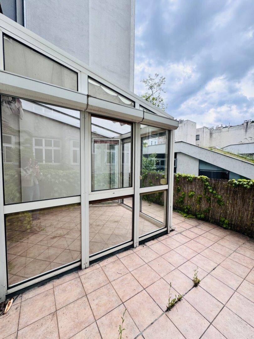 Charmantes Altbaubüro mit Wintergarten und Terrasse! Mietdauer unbefristet! - Ansicht 2