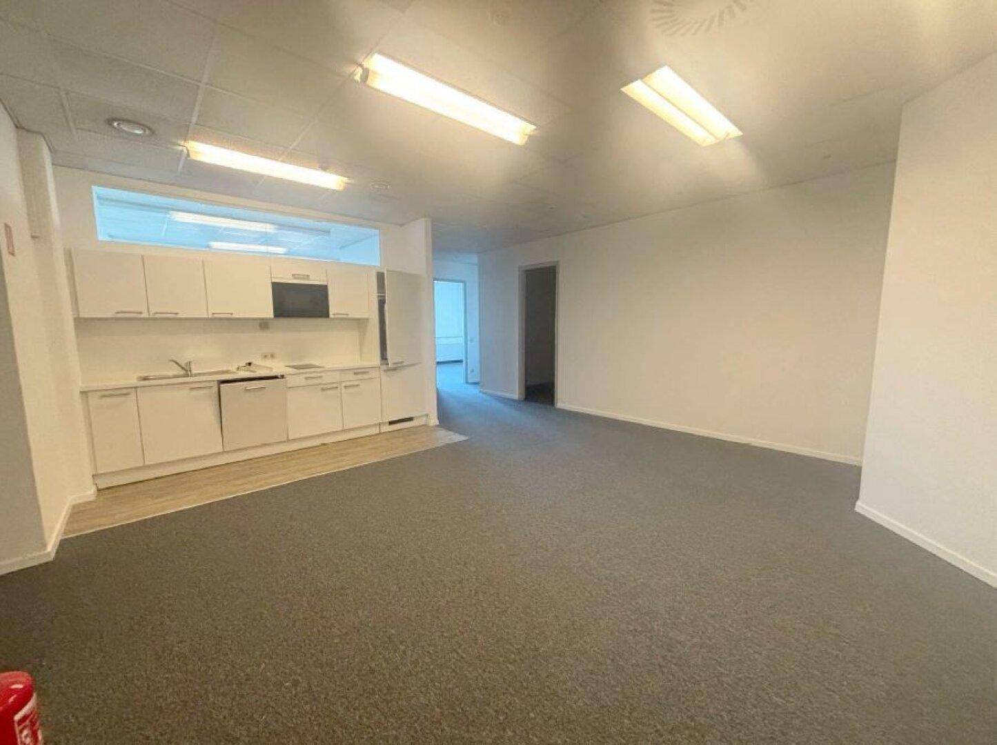 Provisionsfrei! 3 Zimmer Büro! Teeküche und Lager - Więcej