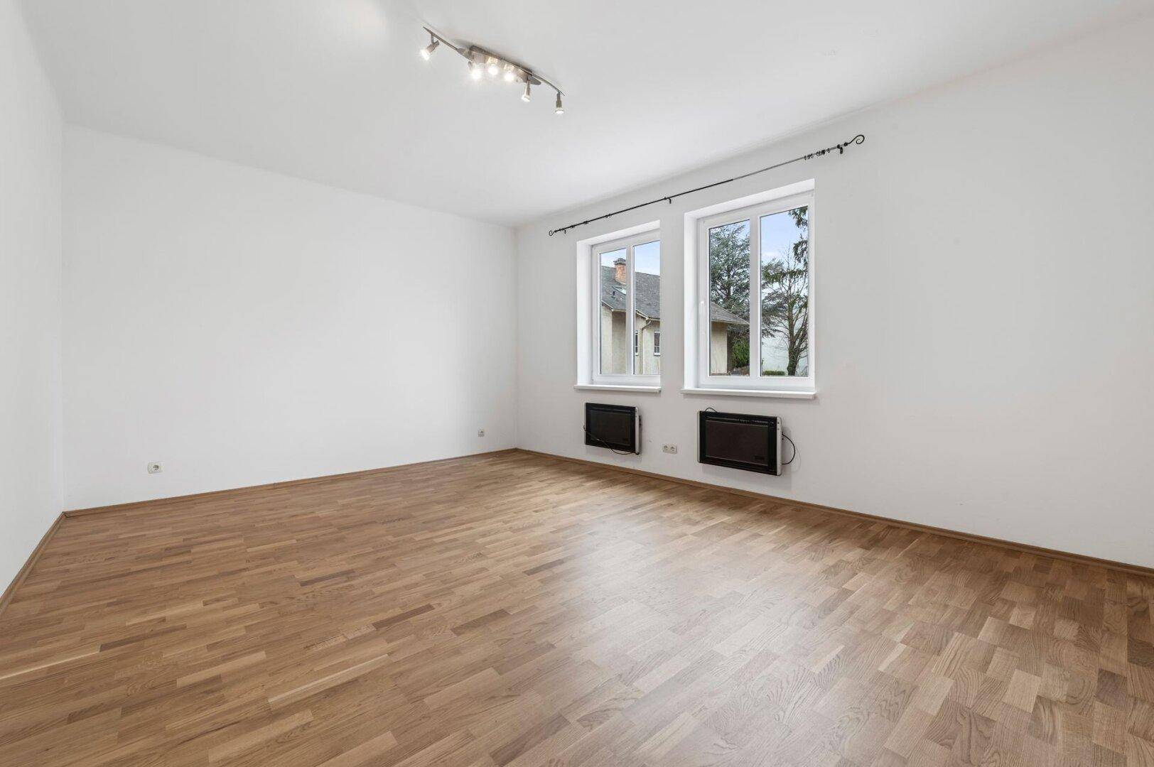 Wohnhaus mit drei Wohneinheiten! - Mehr