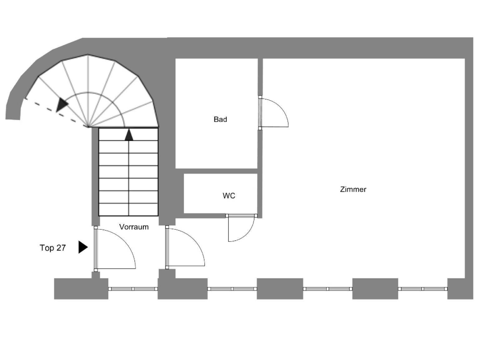 Grundriss des unteren Geschosses mit Bad, WC, Zimmer und Wendeltreppe.