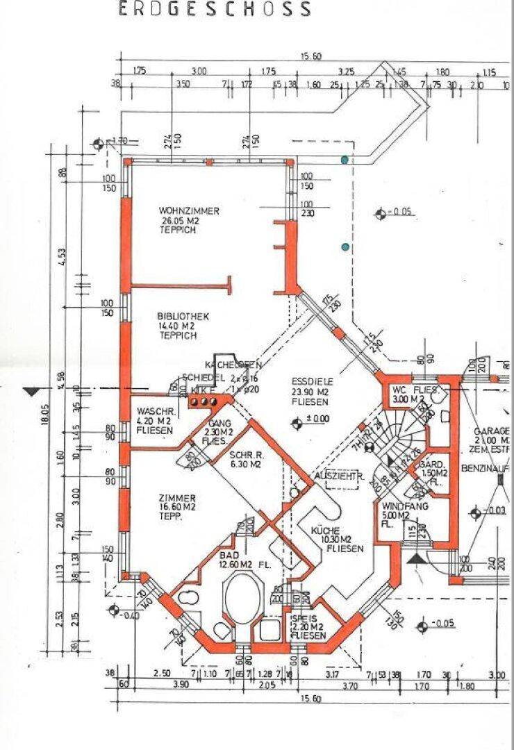Grundriss des Erdgeschosses mit Wohnzimmer, Küche, Bad und Garage.