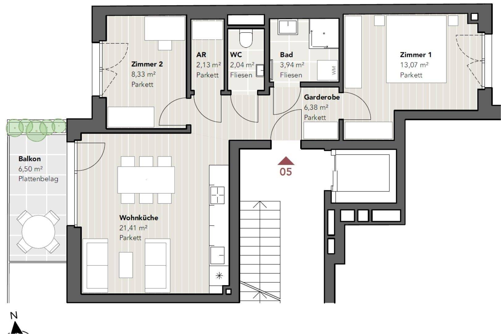 Grundriss einer Wohnung mit drei Zimmern, Wohnküche, Bad, WC und Balkon.