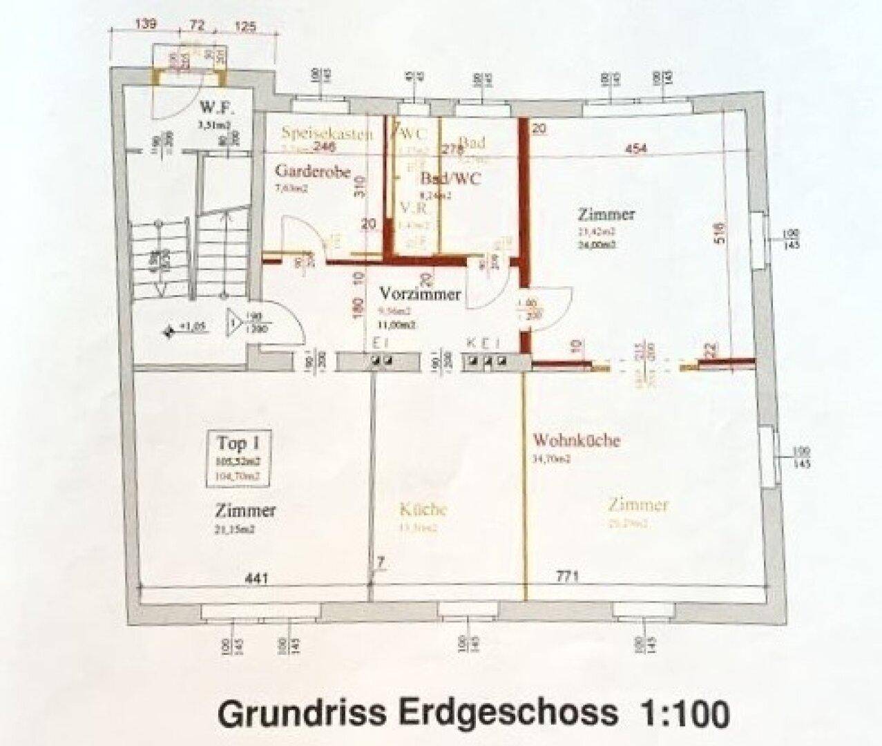Grundriss des Erdgeschosses mit Wohnküche, Zimmern, Bad und Garderobe.