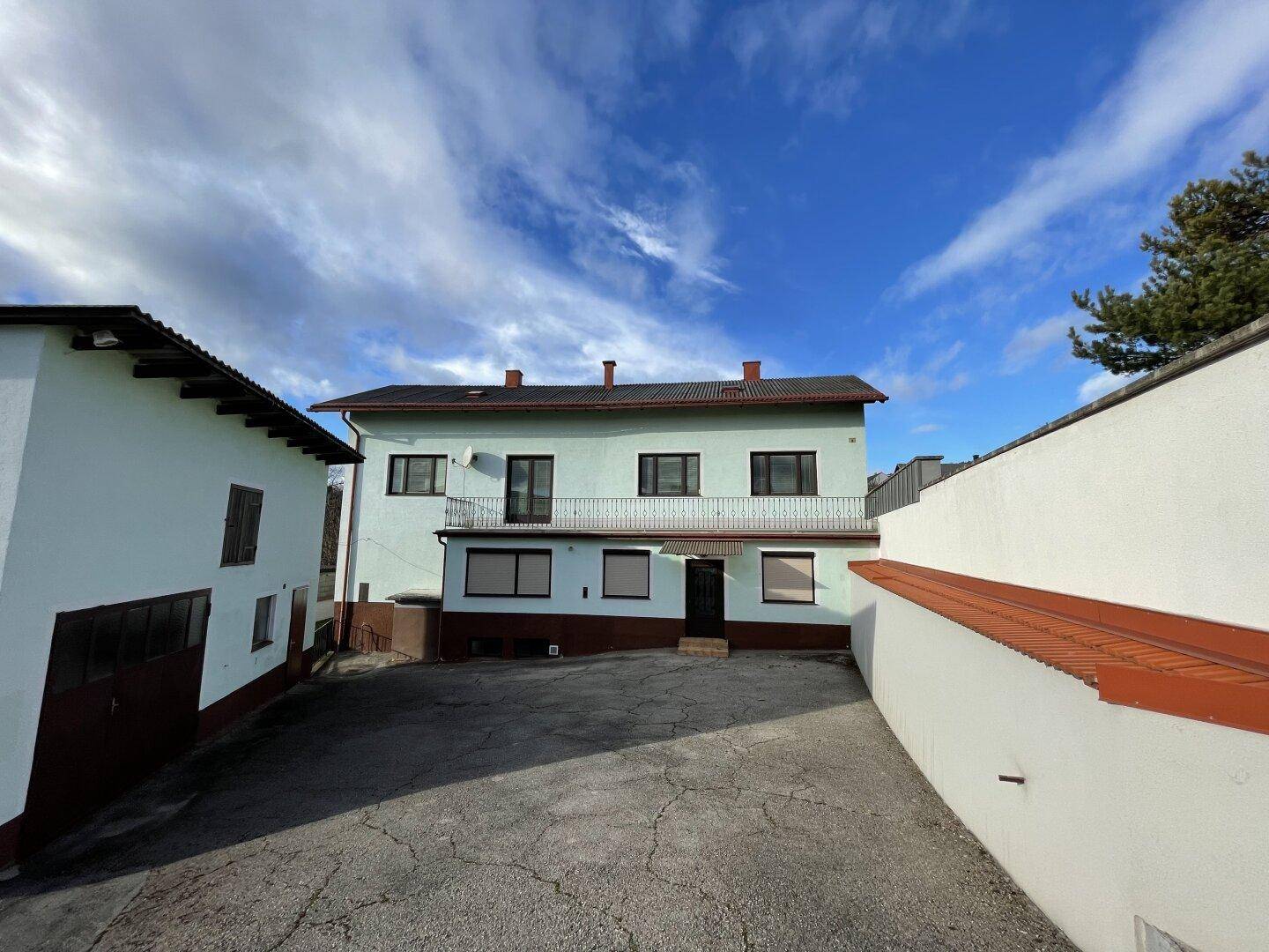 RESERVIERT!! -- GROSSES EINFAMILIEN-HAUS MIT AUSBAU-MÖGLICHKEIT -- NEBENGEBÄUDE -- GROSSER INNENHOF -- RUHELAGE! - Ansicht 3