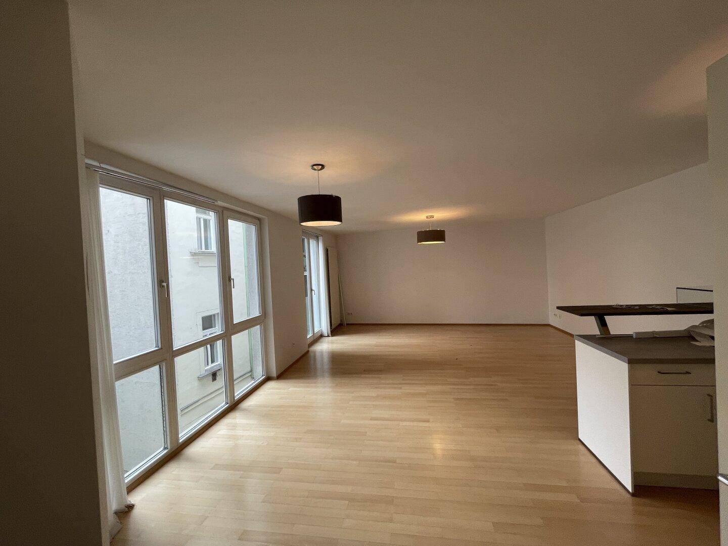 MODERNE 2-ZIMMER-WOHNUNG BEIM SCHWARZENBERGPLATZ -- ALLGEMEINE DACHTERRASSE MIT PANORAMABLICK! – pohled 4