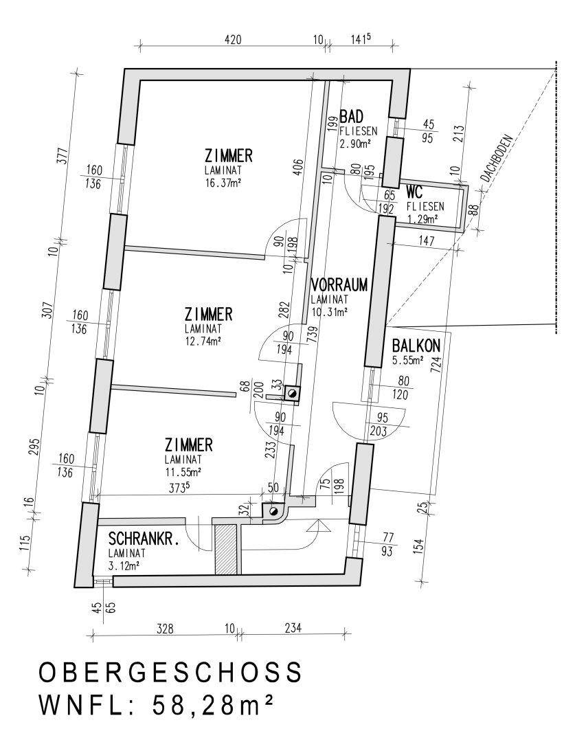 Detaillierter Grundriss des Obergeschosses mit Schlafzimmern, Bad, WC und Balkon.