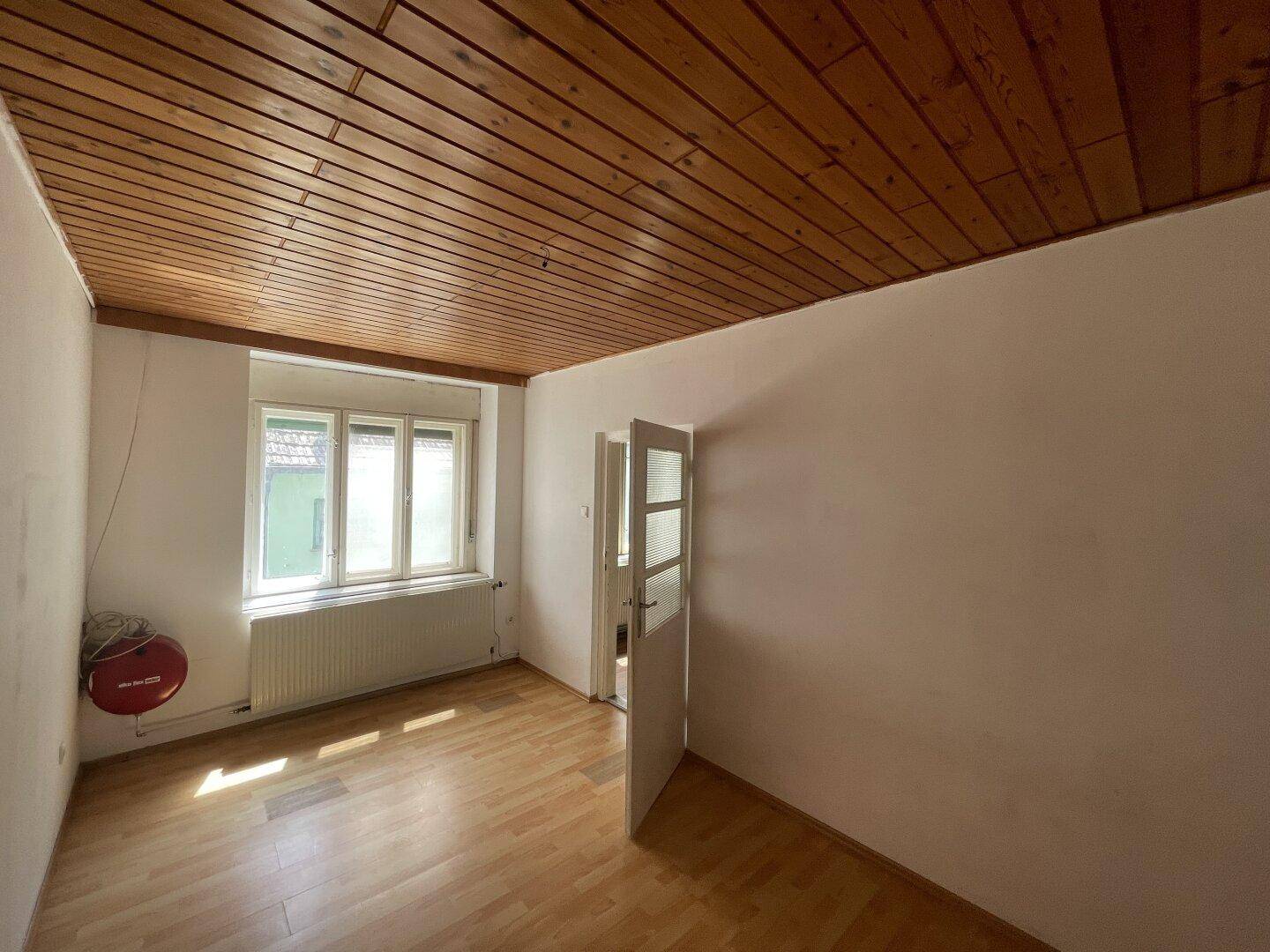 WOHNHAUS MIT 2 WOHNEINHEITEN UND GROSSEM GARTEN, SCHUPPEN UND NEBENGEBÄUDE - RUHELAGE! - Ansicht 3