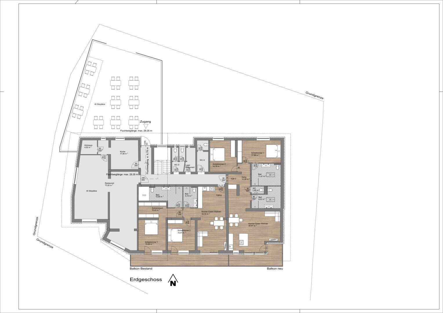 Grundriss des Erdgeschosses mit Wohnungen, Balkonen und Zugang zu Außenbereichen.